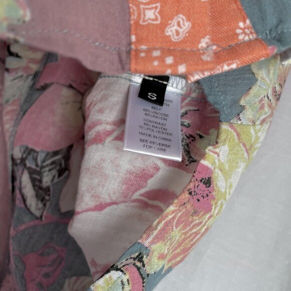 Artistic Works by Lu Floral Mix Print Top Size S Short Sleeve Button Down Blouse - Picture 6 of 9